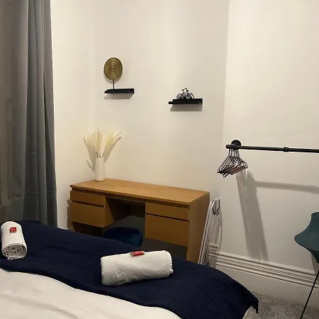 Cosy Meridian Place By Prescott * Bristol