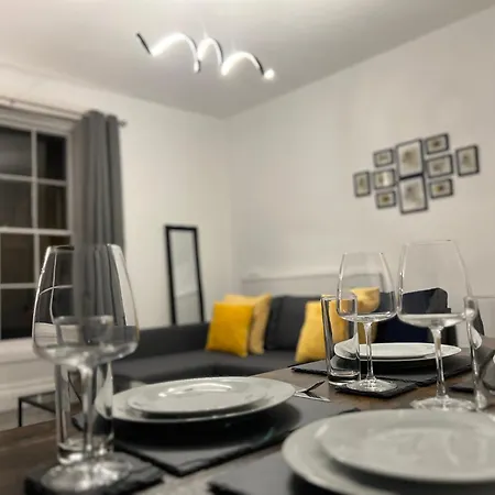 Apartment Cosy Meridian Place By Prescott Bristol