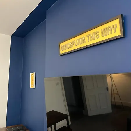 Cosy Meridian Place By Prescott *