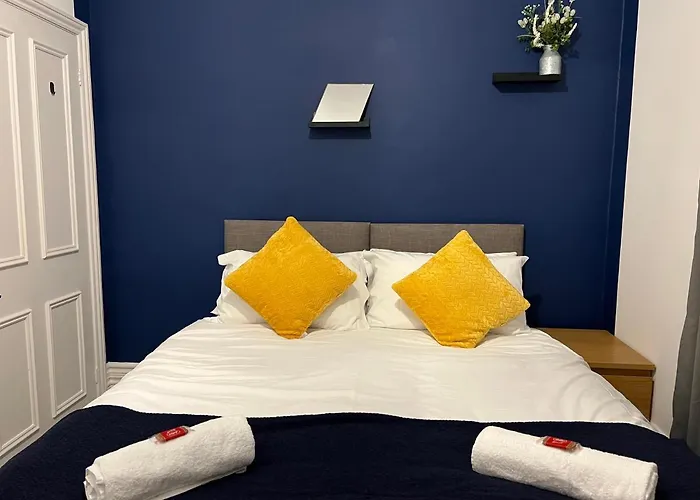 Cosy Meridian Place By Prescott