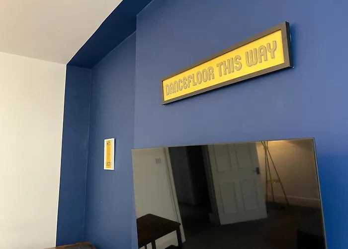 Cosy Meridian Place By Prescott *